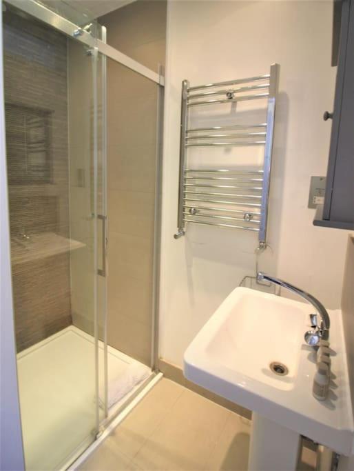 Well Appointed Garden Condo In Kensington Olympia Londres Extérieur photo